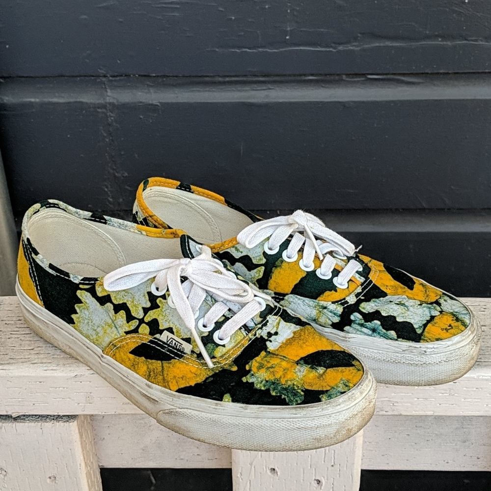 Vans x Della Batik Authentic Shoes, size 8